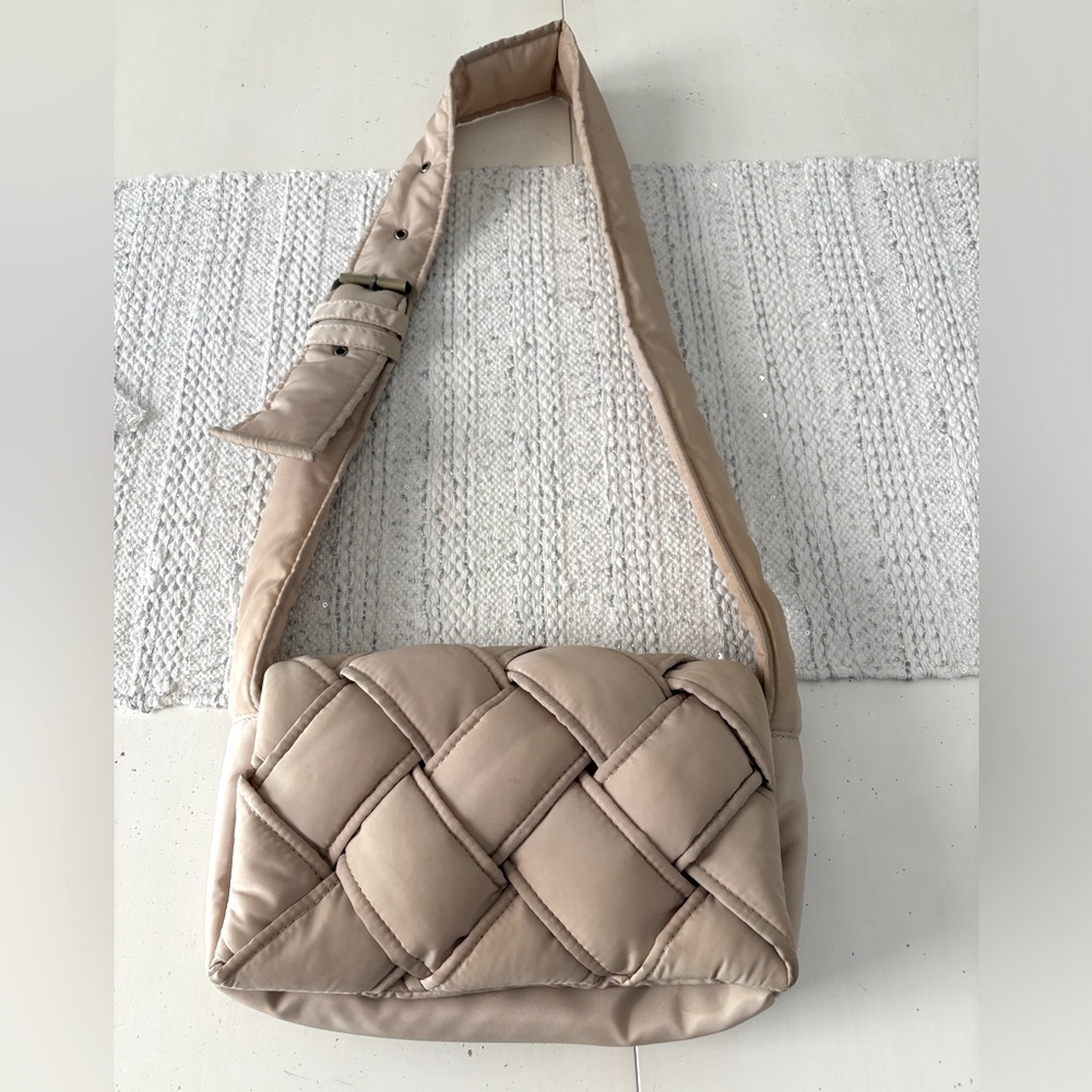 The Lark Puffy Woven Crossbody Bag light weight Sand Cream color - Picture 3 of 13
